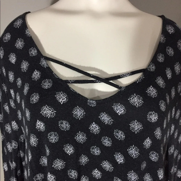 Mudd Long Sleeved Strappy Front Top L - Picture 2 of 7